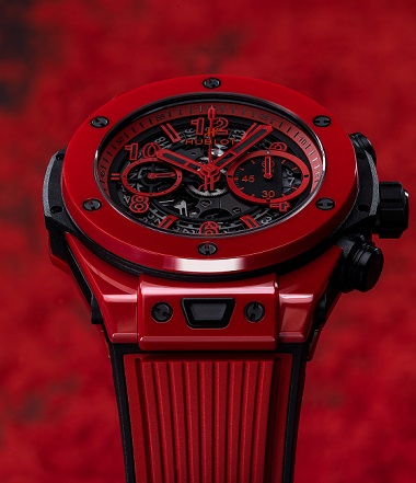 El Big Bang Unico Red Magic es el primer reloj de cerámica de color vibrante, lo que garantiza una fijación y durabilidad del color sin precedentes. 