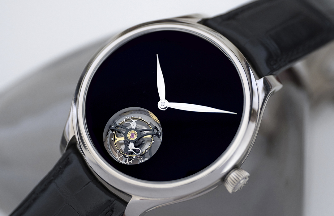 Un agujero negro y mecánico de H. Moser & Cie