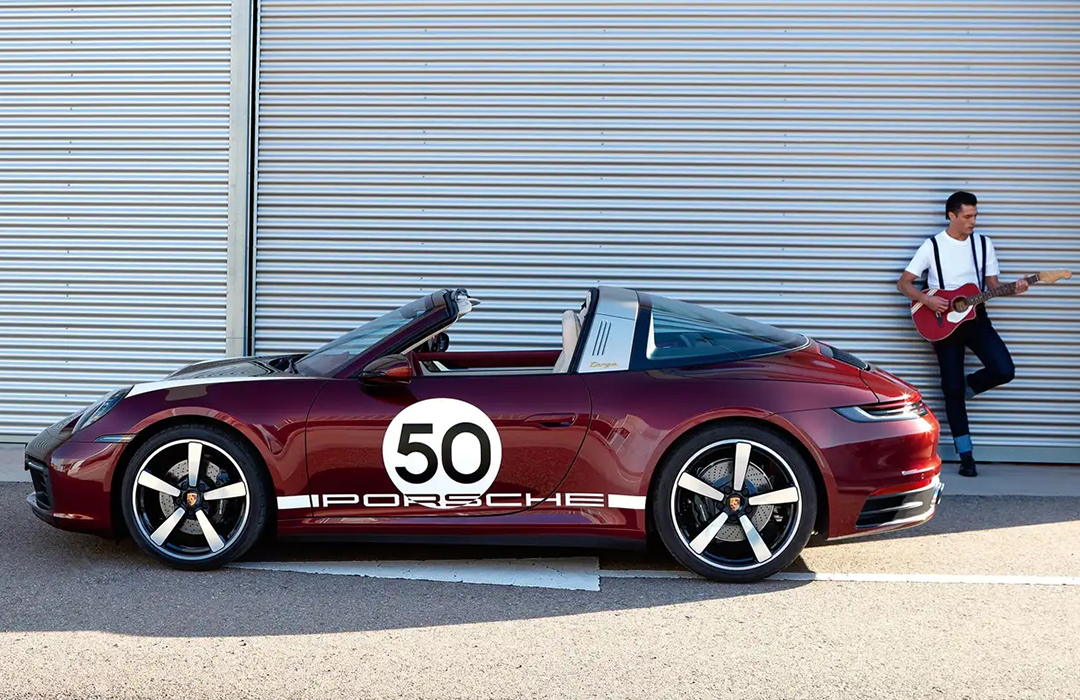 Vuelven los años 50 con el Porsche 911 Targa 4S Heritage