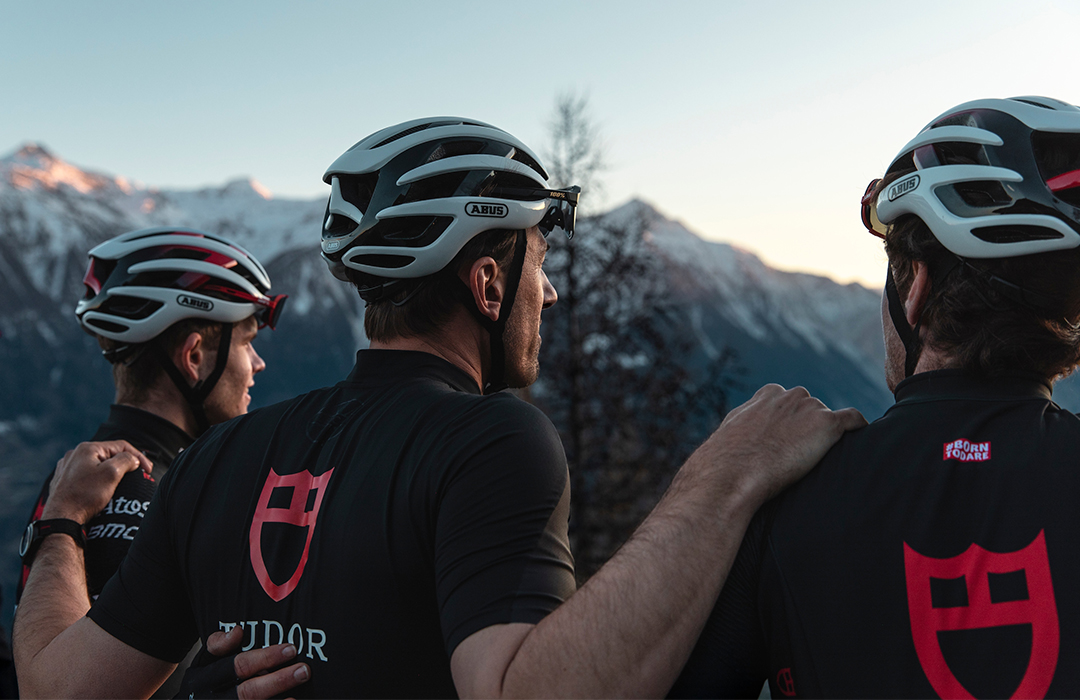 Tudor estrena equipo de ciclismo profesional