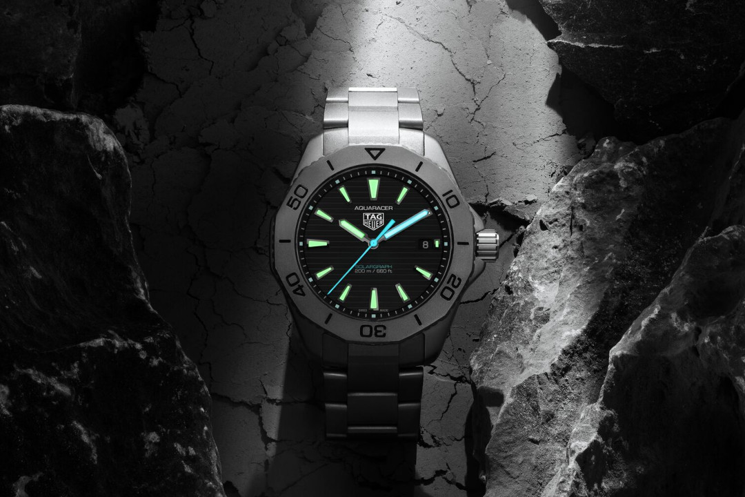 TAG Heuer Aquaracer Professional 200 Solargraph