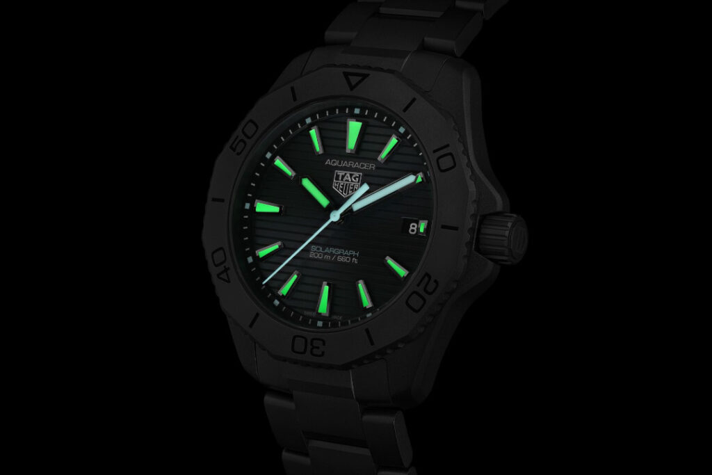 TAG Heuer Aquaracer Professional 200 Solargraph